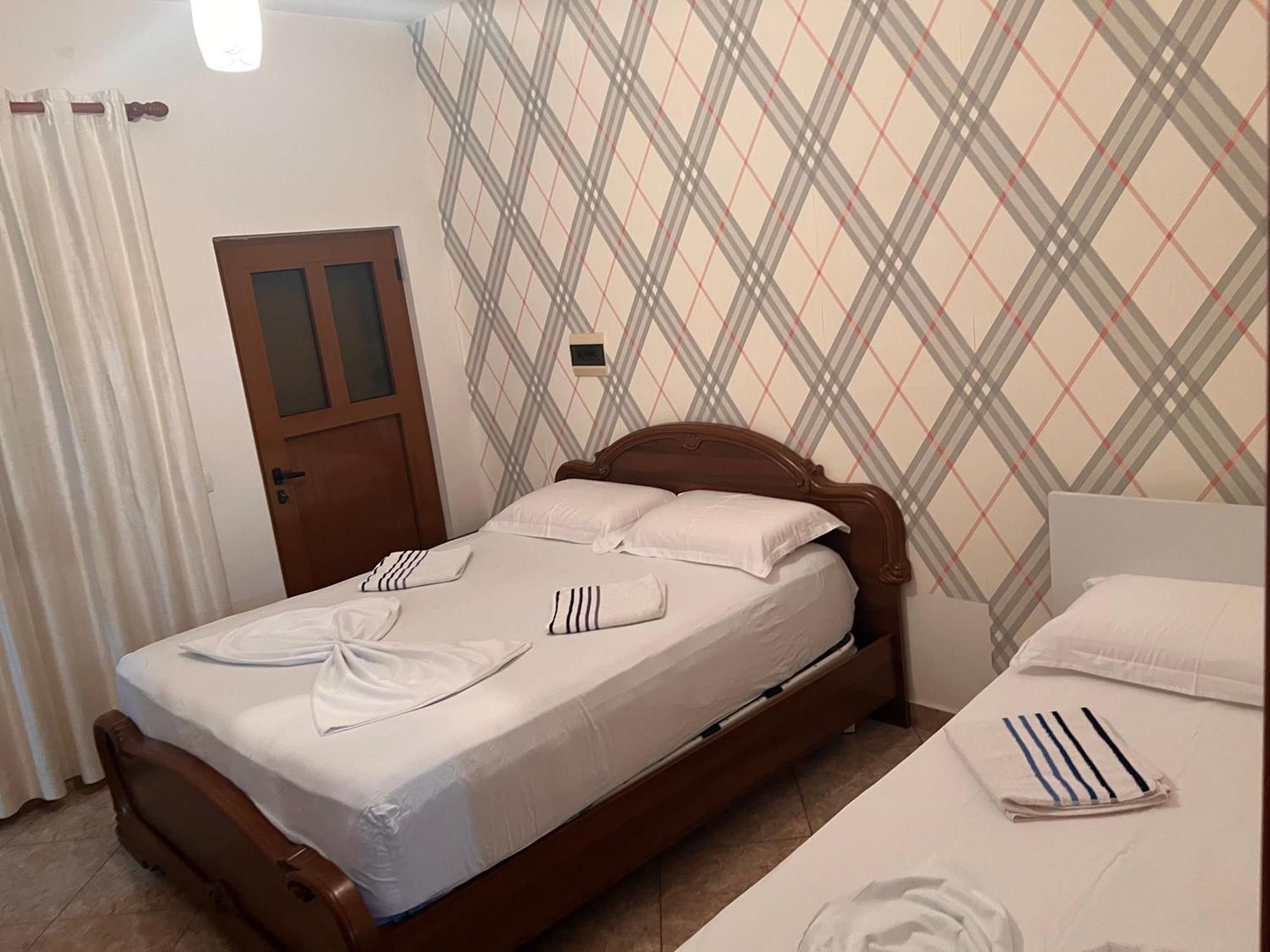 Fori Vodo Hotel Divjake Buitenkant foto