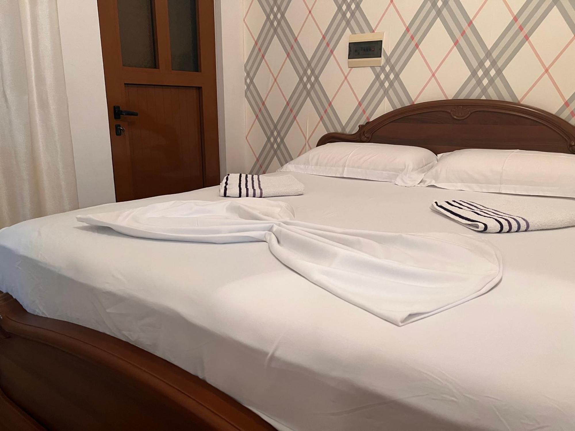 Fori Vodo Hotel Divjake Buitenkant foto