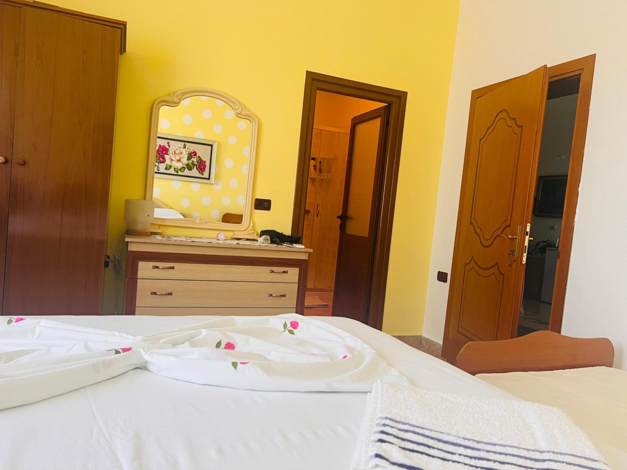 Fori Vodo Hotel Divjake Buitenkant foto